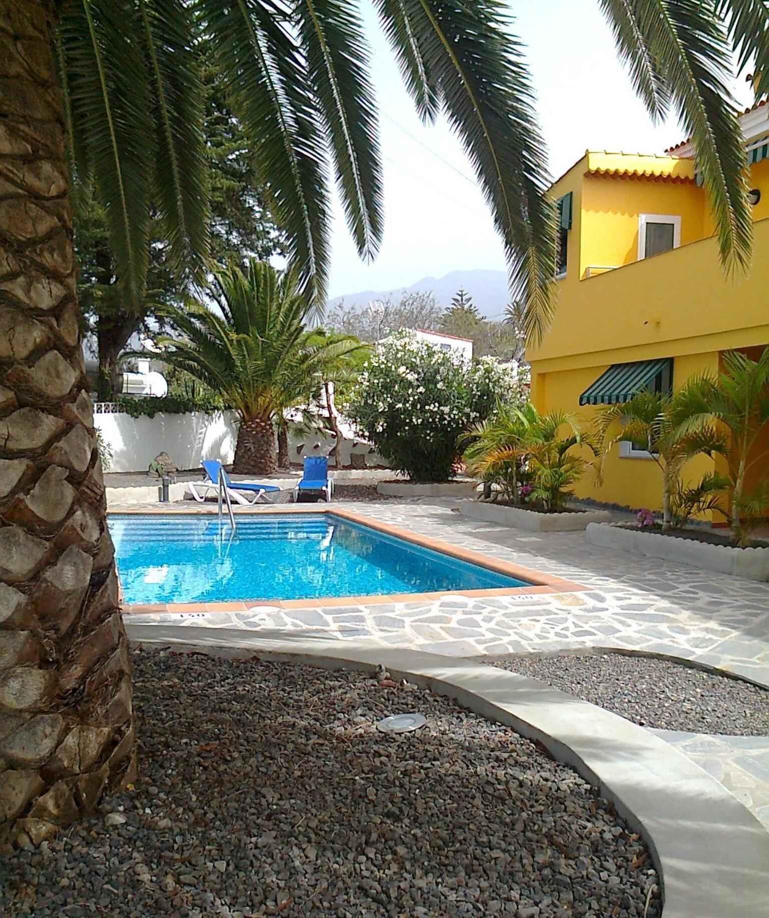 María